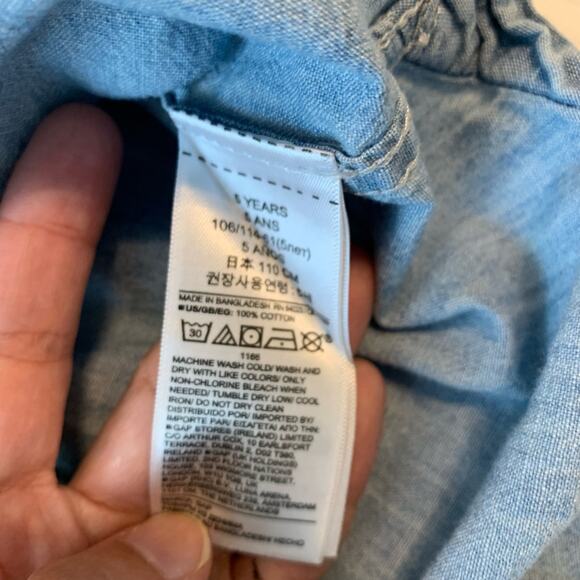 GAP Light Blue Chambray Short Sleeve Button Down Shirt - Picture 4 of 6